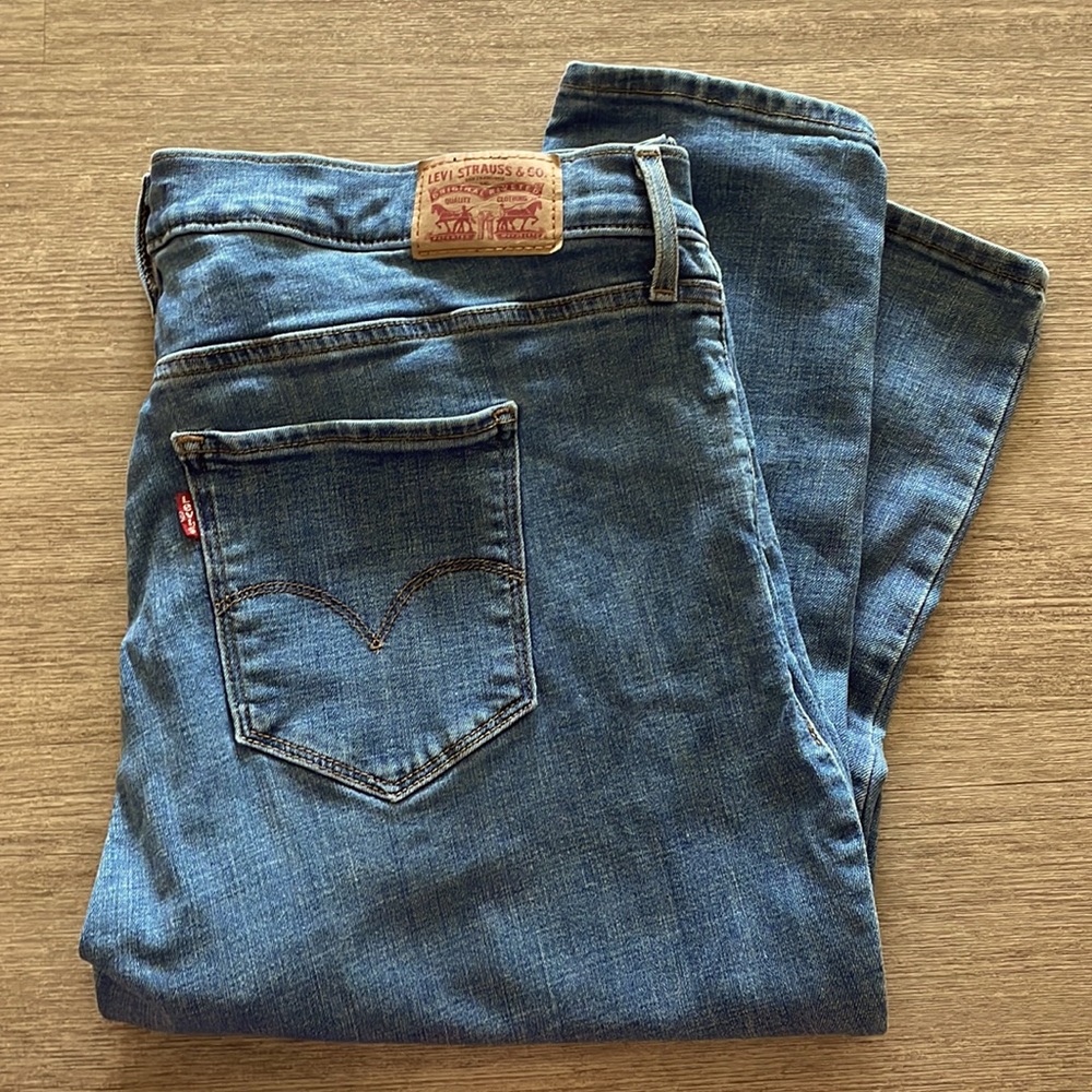 721 High Rise Skinny Levi’s - Size 18W